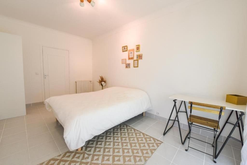 Charmant Logement Plein Pied Au Coeur Du Village カステルキュリエ エクステリア 写真